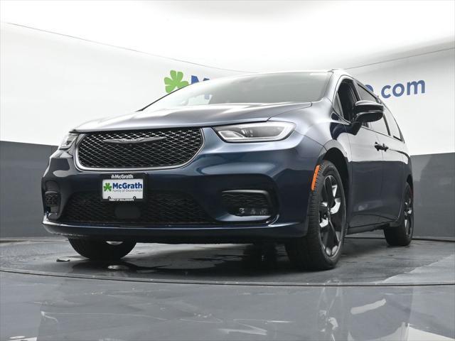 new 2025 Chrysler Pacifica car, priced at $49,906