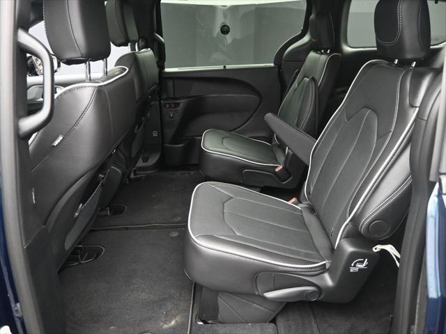 new 2025 Chrysler Pacifica car, priced at $49,906