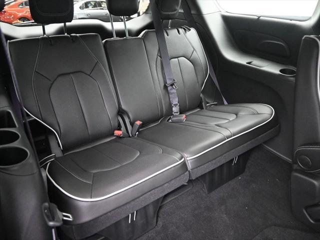 new 2025 Chrysler Pacifica car, priced at $49,906