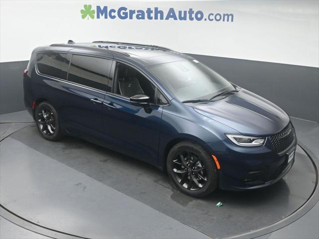 new 2025 Chrysler Pacifica car, priced at $49,906