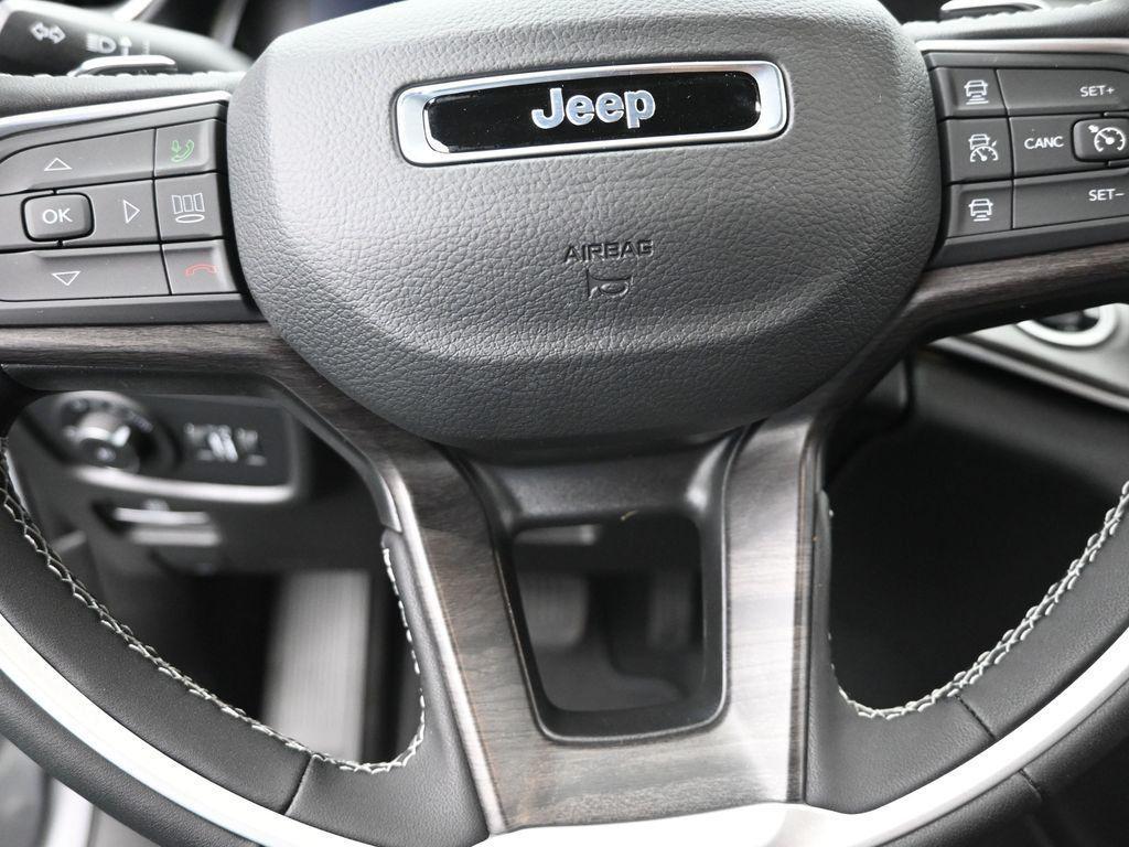 new 2025 Jeep Grand Cherokee car, priced at $44,255