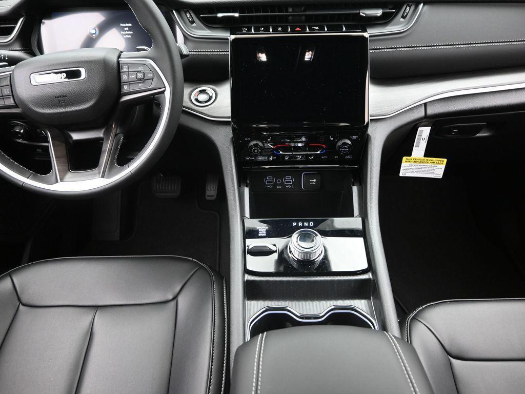 new 2025 Jeep Grand Cherokee car, priced at $44,255