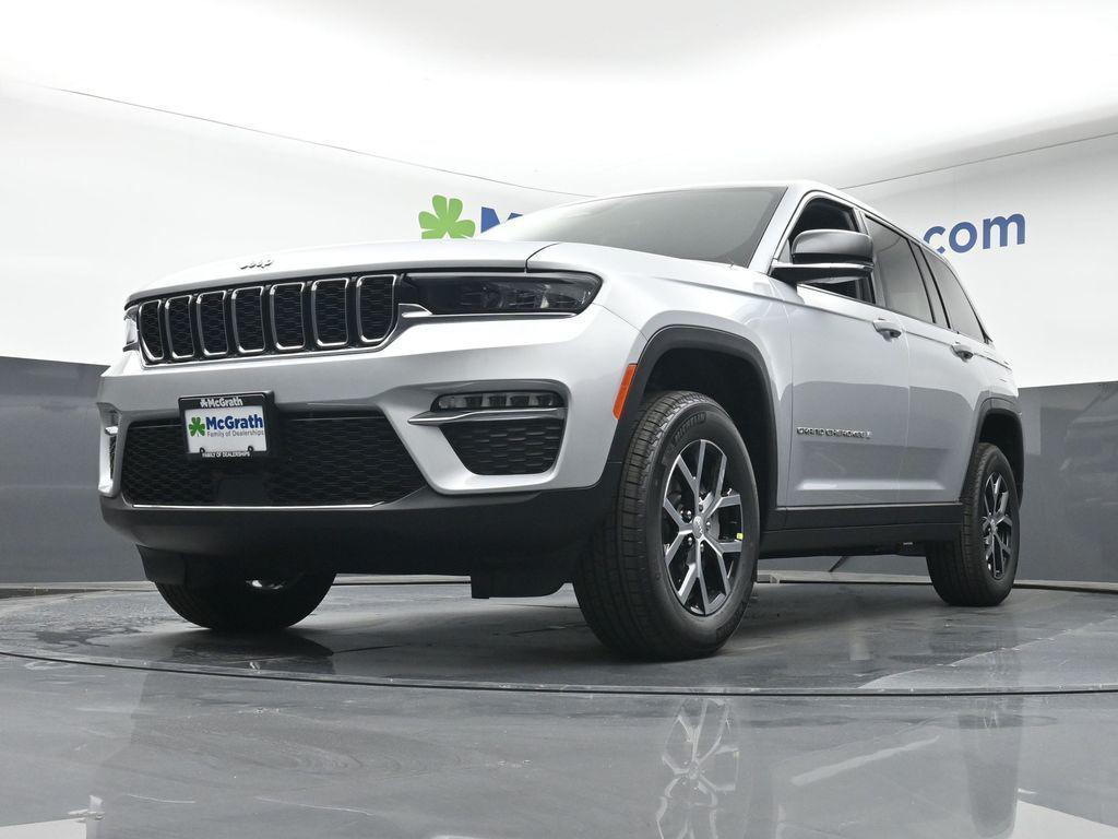 new 2025 Jeep Grand Cherokee car, priced at $44,255