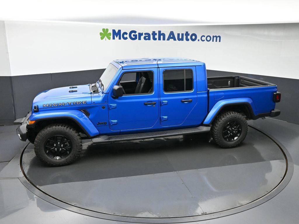 new 2025 Jeep Gladiator car, priced at $50,050