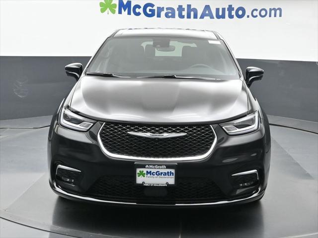 new 2025 Chrysler Pacifica car, priced at $43,032