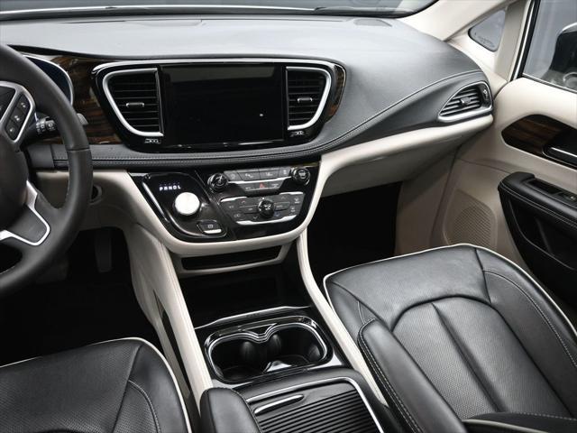 used 2023 Chrysler Pacifica car, priced at $31,000
