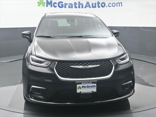 new 2025 Chrysler Pacifica car, priced at $39,425