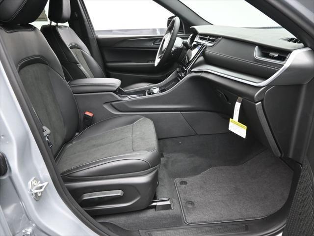 new 2025 Jeep Grand Cherokee L car, priced at $42,572