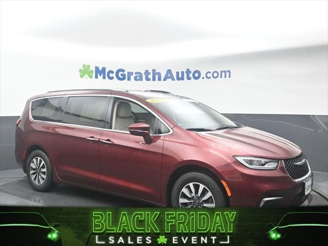 used 2021 Chrysler Pacifica Hybrid car, priced at $25,000