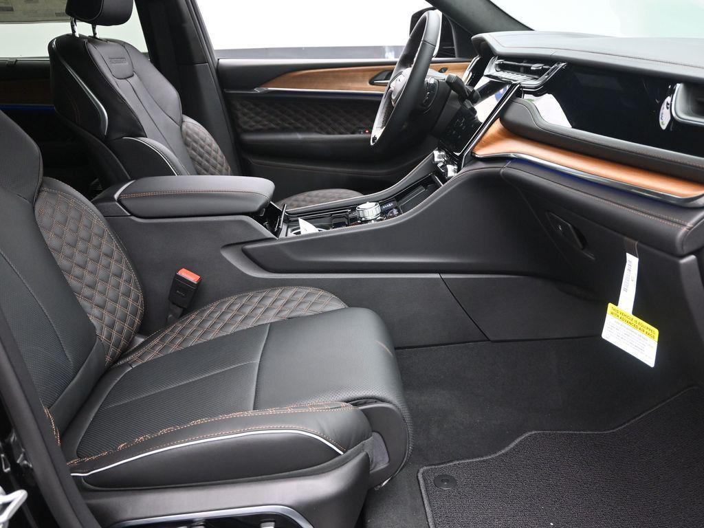 new 2025 Jeep Grand Cherokee L car, priced at $62,535