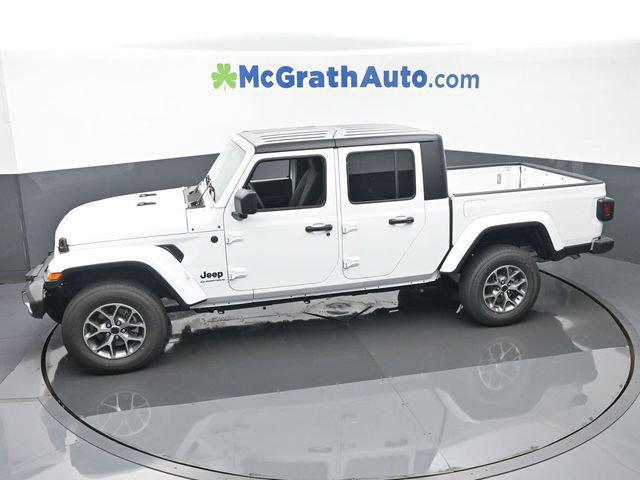 new 2024 Jeep Gladiator car, priced at $40,770