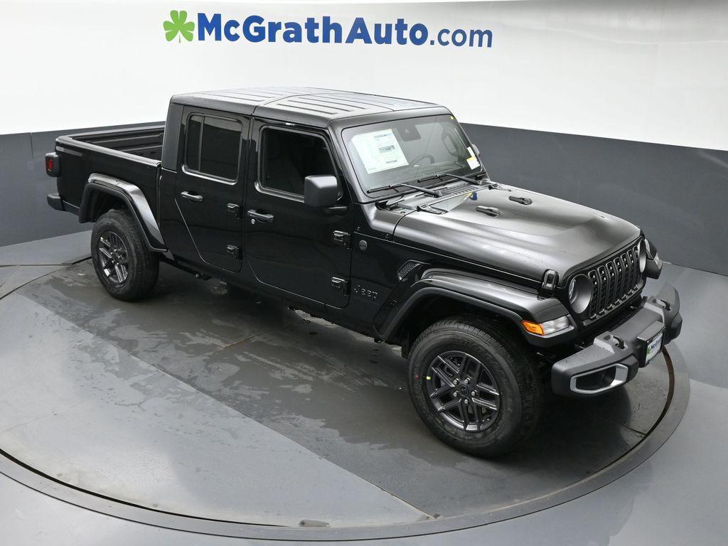 new 2025 Jeep Gladiator car, priced at $44,222