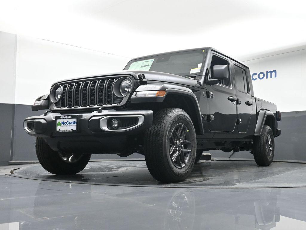 new 2025 Jeep Gladiator car, priced at $44,222