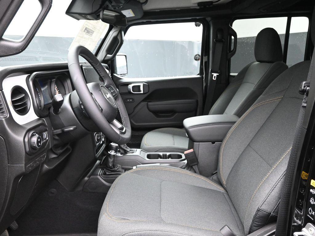 new 2025 Jeep Gladiator car, priced at $44,222