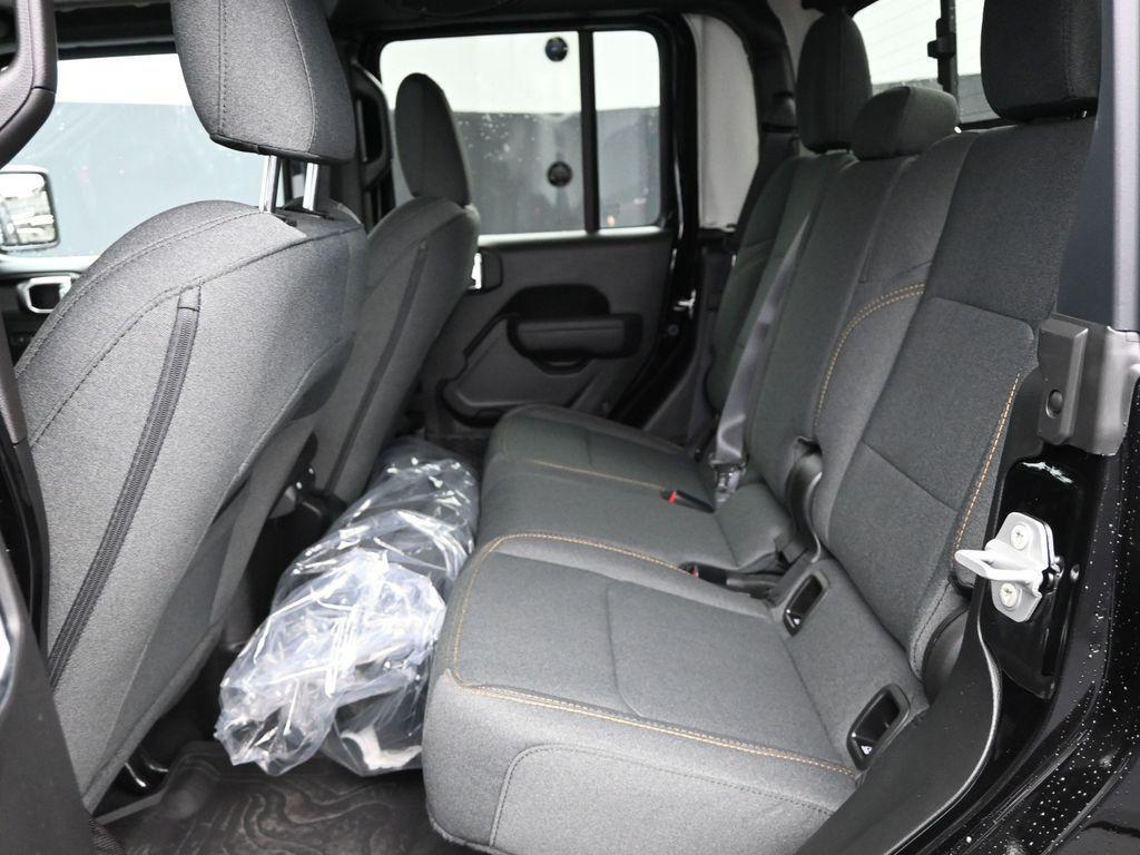 new 2025 Jeep Gladiator car, priced at $44,222