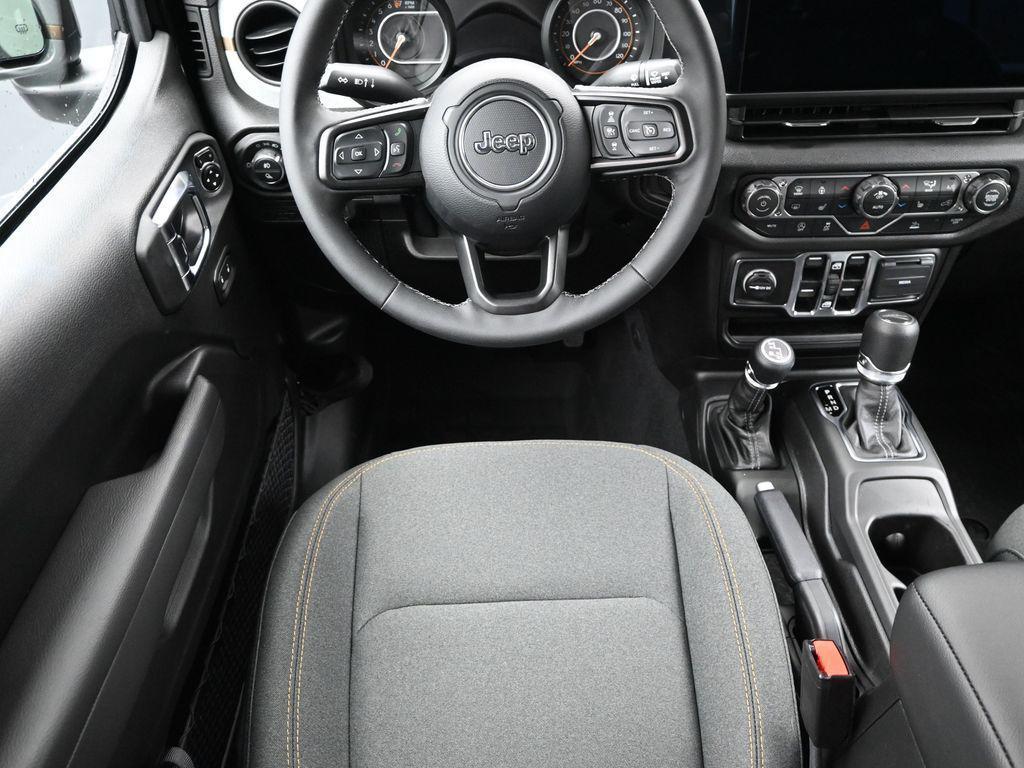 new 2025 Jeep Gladiator car, priced at $44,222