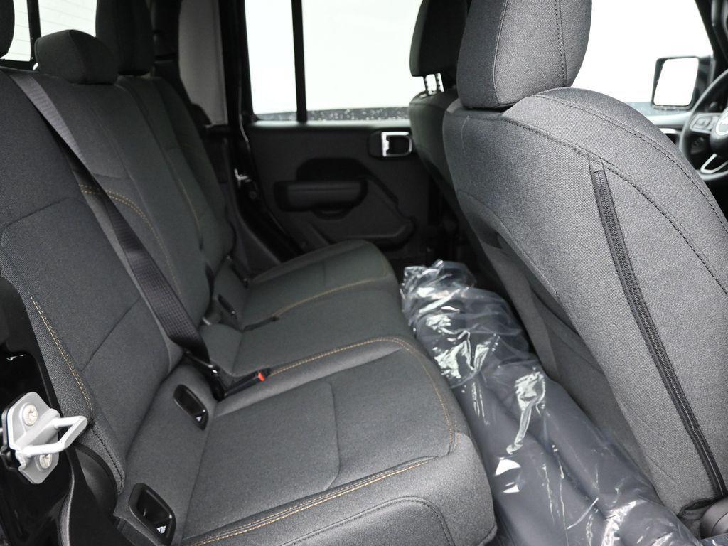 new 2025 Jeep Gladiator car, priced at $44,222