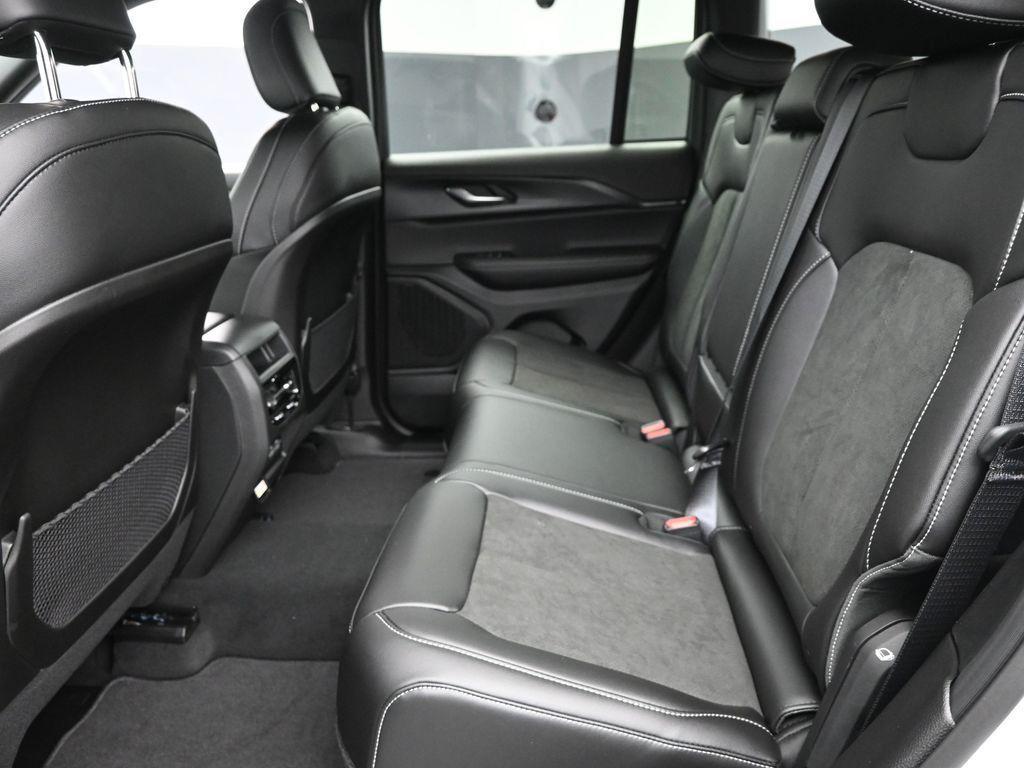 new 2025 Jeep Grand Cherokee car, priced at $42,385