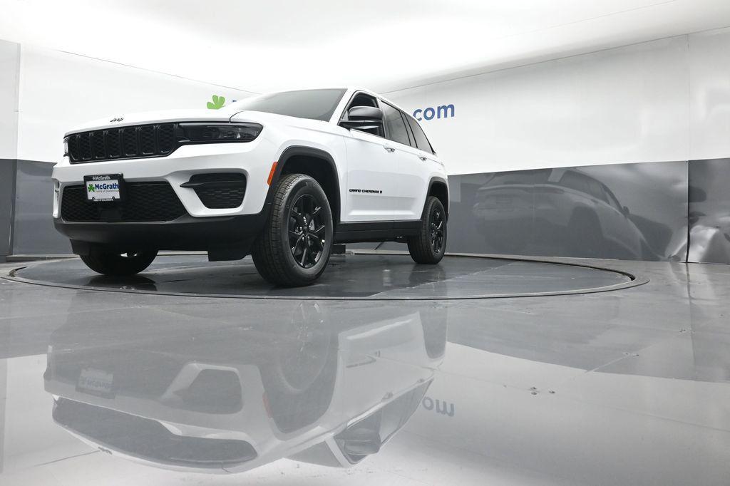 new 2025 Jeep Grand Cherokee car, priced at $42,385