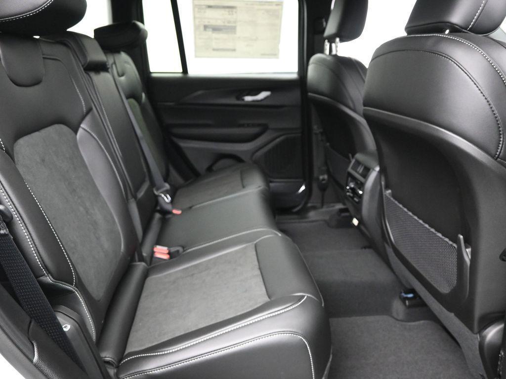 new 2025 Jeep Grand Cherokee car, priced at $42,385