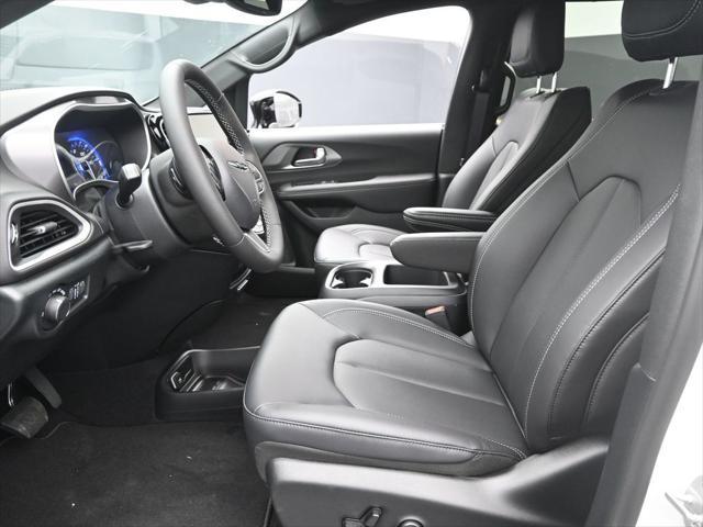 new 2025 Chrysler Voyager car, priced at $39,613