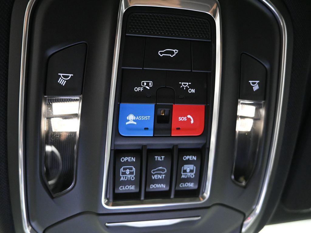 new 2025 Jeep Grand Cherokee car, priced at $49,480