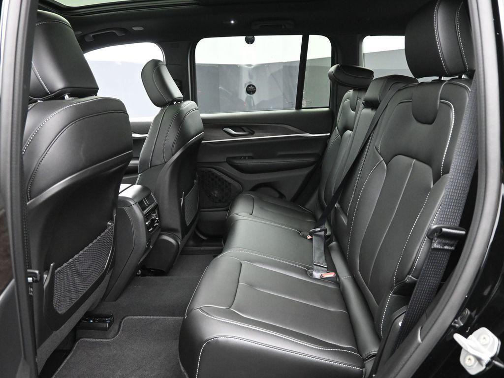 new 2025 Jeep Grand Cherokee car, priced at $49,480