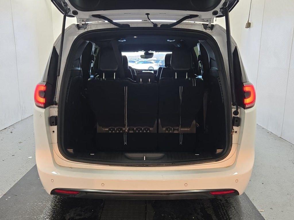 used 2024 Chrysler Pacifica Hybrid car, priced at $31,490