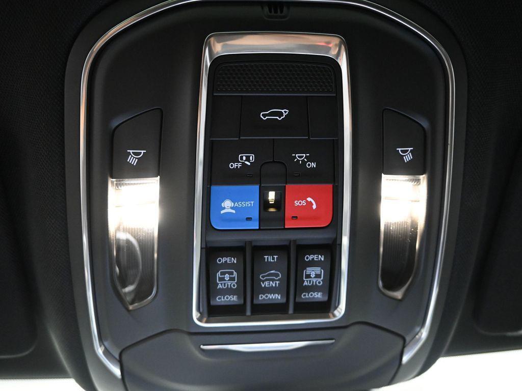 new 2025 Jeep Grand Cherokee car, priced at $43,760