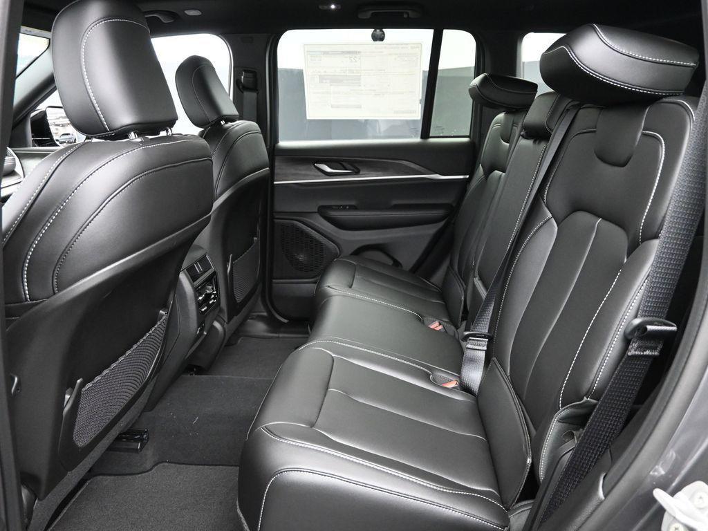 new 2025 Jeep Grand Cherokee car, priced at $43,760