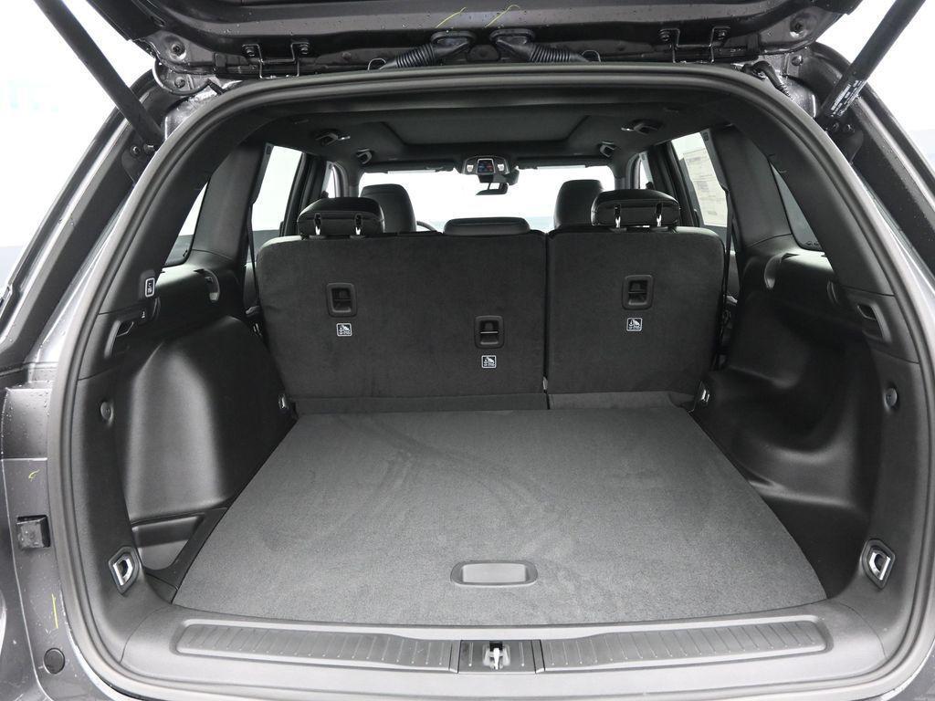 new 2025 Jeep Grand Cherokee car, priced at $43,760