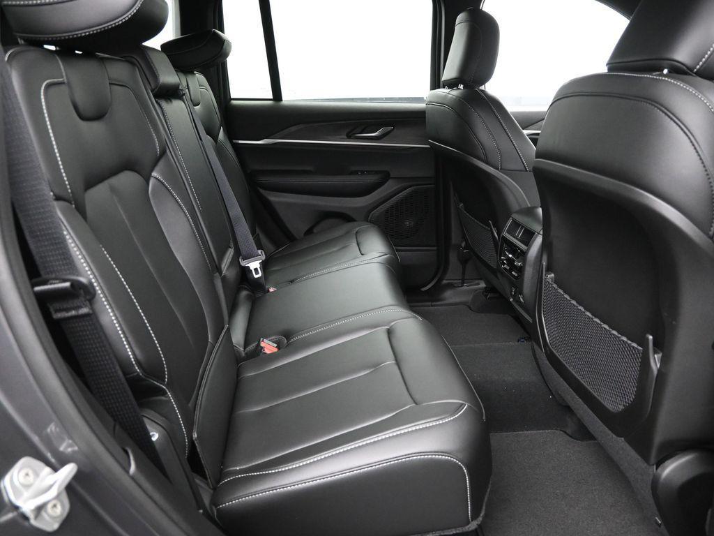 new 2025 Jeep Grand Cherokee car, priced at $43,760