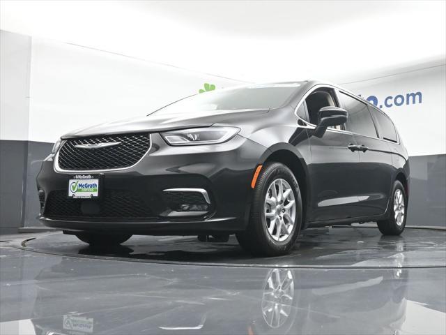 used 2023 Chrysler Pacifica car, priced at $25,333