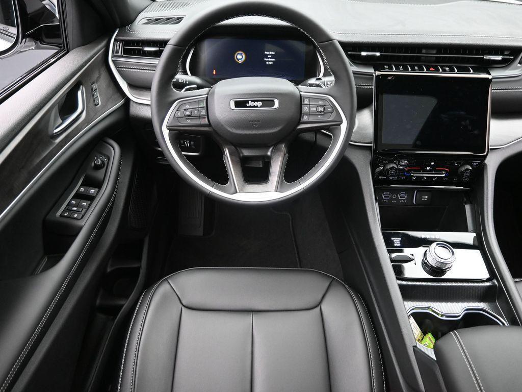 new 2025 Jeep Grand Cherokee L car, priced at $46,015