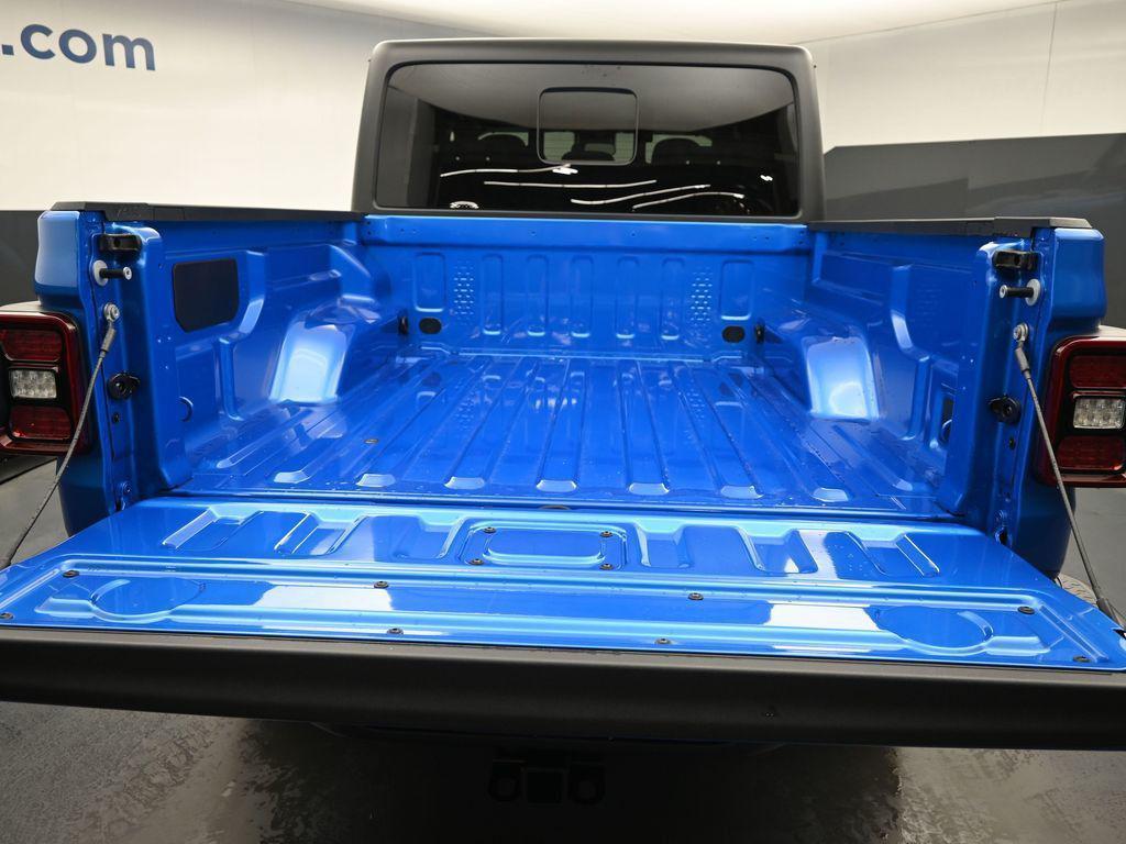 new 2025 Jeep Gladiator car, priced at $42,885