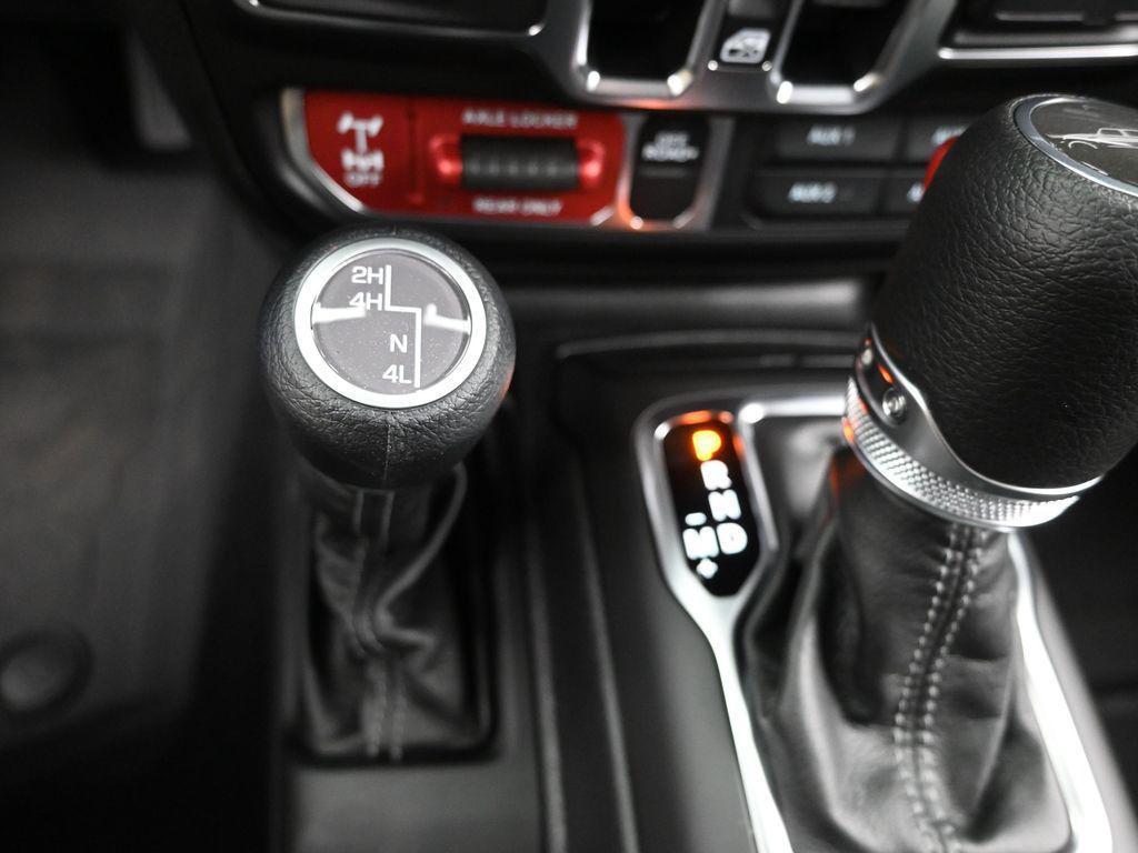 new 2025 Jeep Gladiator car, priced at $42,885