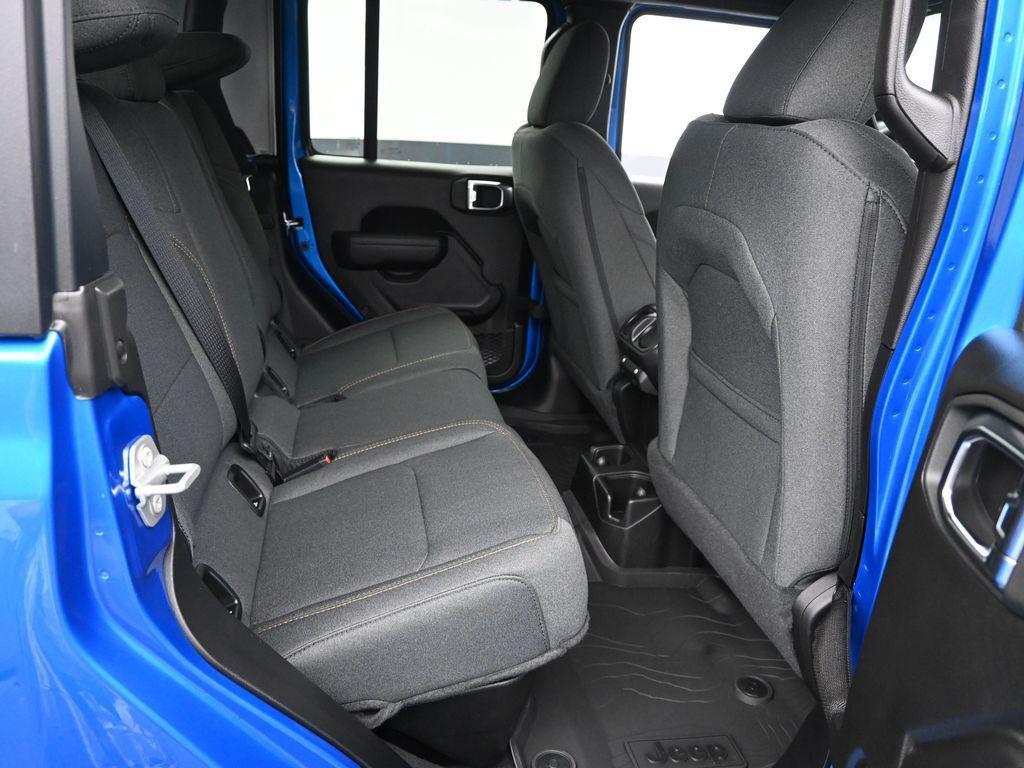 new 2025 Jeep Gladiator car, priced at $42,885