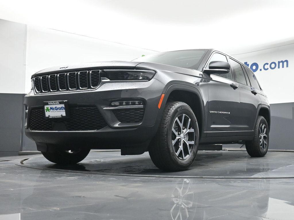 new 2025 Jeep Grand Cherokee car, priced at $44,755