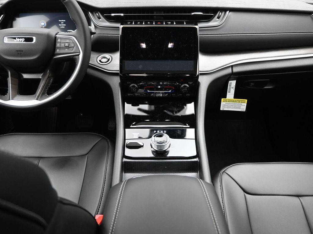 new 2025 Jeep Grand Cherokee car, priced at $44,755