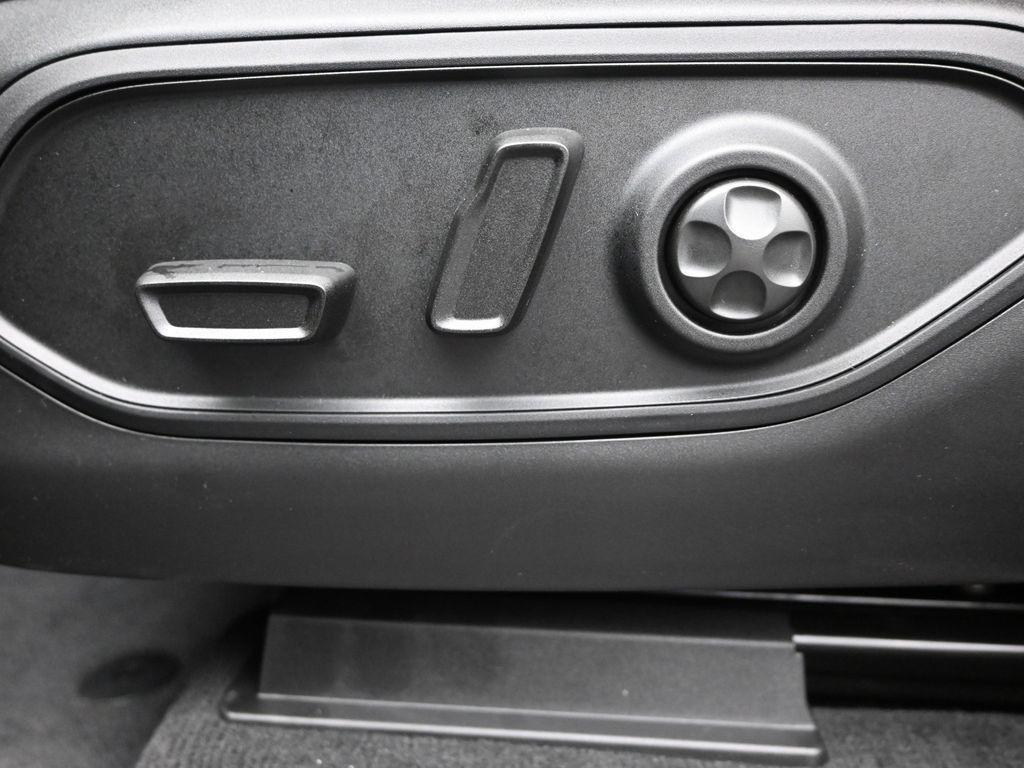 new 2025 Jeep Grand Cherokee car, priced at $44,755