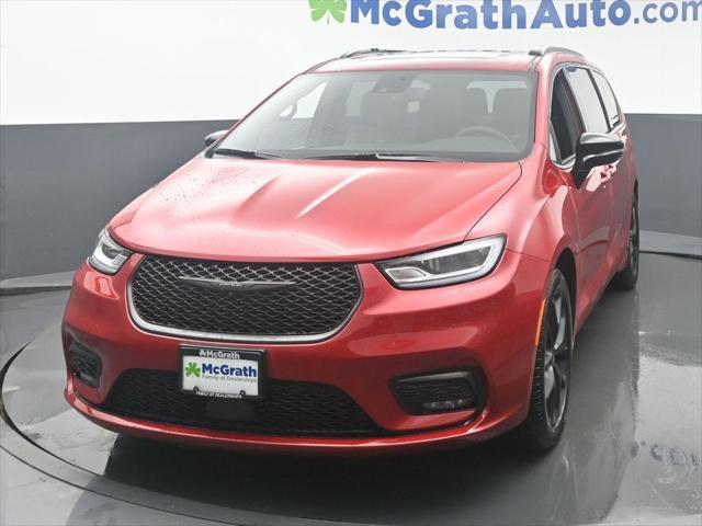 new 2024 Chrysler Pacifica car, priced at $46,060