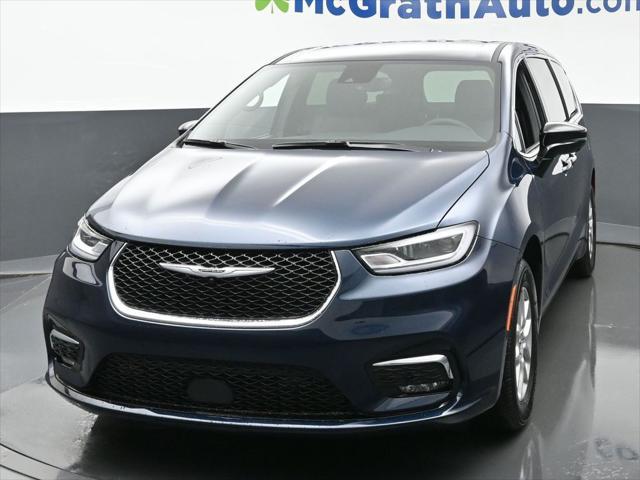 new 2025 Chrysler Pacifica car, priced at $39,373