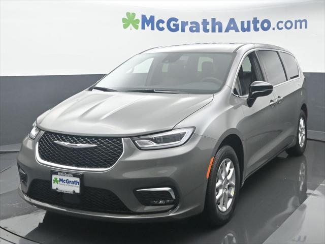 new 2025 Chrysler Pacifica car, priced at $39,920