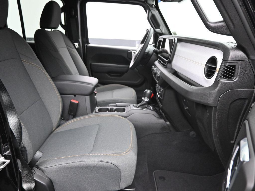 new 2025 Jeep Wrangler car, priced at $45,175