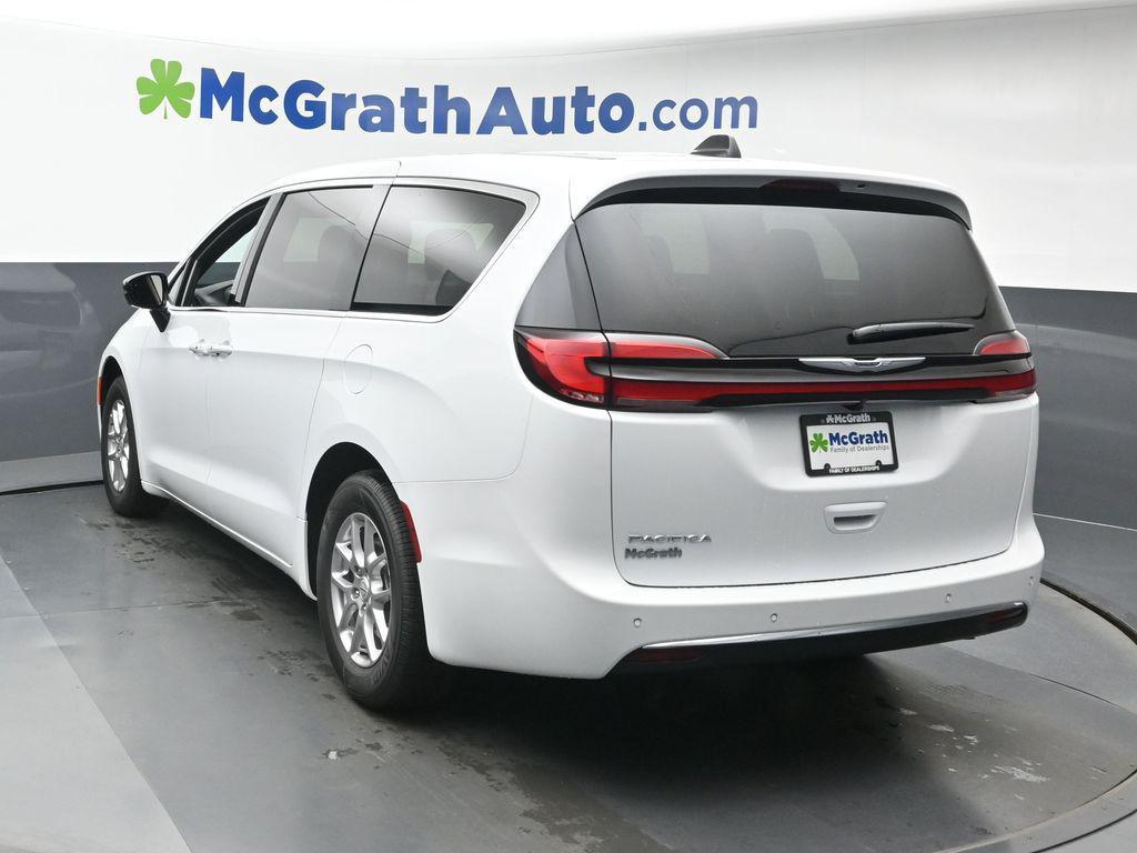 new 2026 Chrysler Pacifica car, priced at $42,935