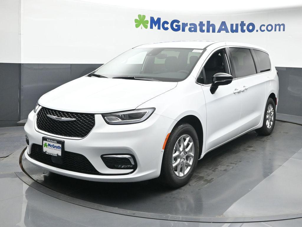 new 2026 Chrysler Pacifica car, priced at $42,935