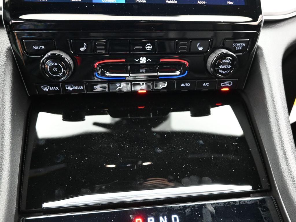 new 2025 Jeep Grand Cherokee car, priced at $40,745