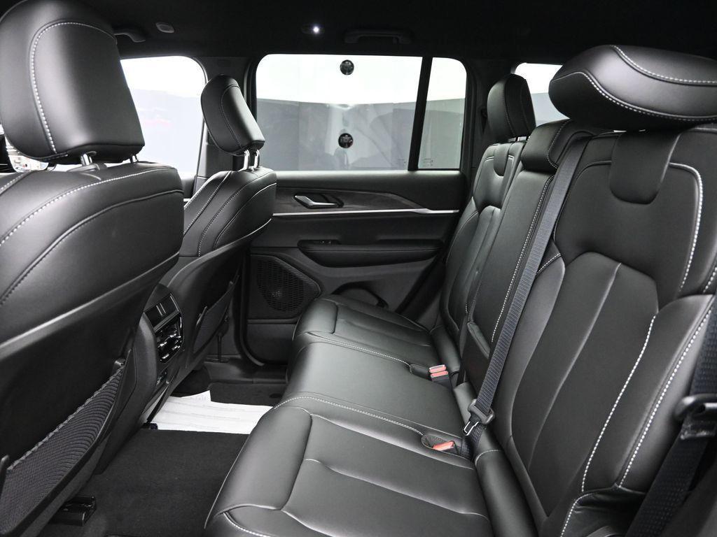 new 2025 Jeep Grand Cherokee car, priced at $40,745