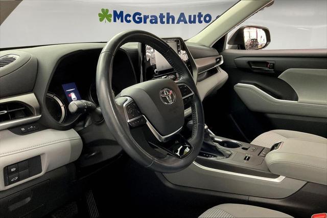 used 2021 Toyota Highlander Hybrid car, priced at $29,589