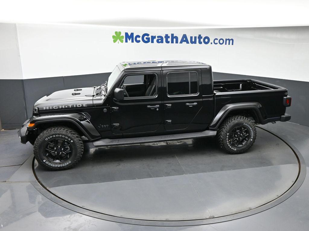 new 2025 Jeep Gladiator car, priced at $43,122